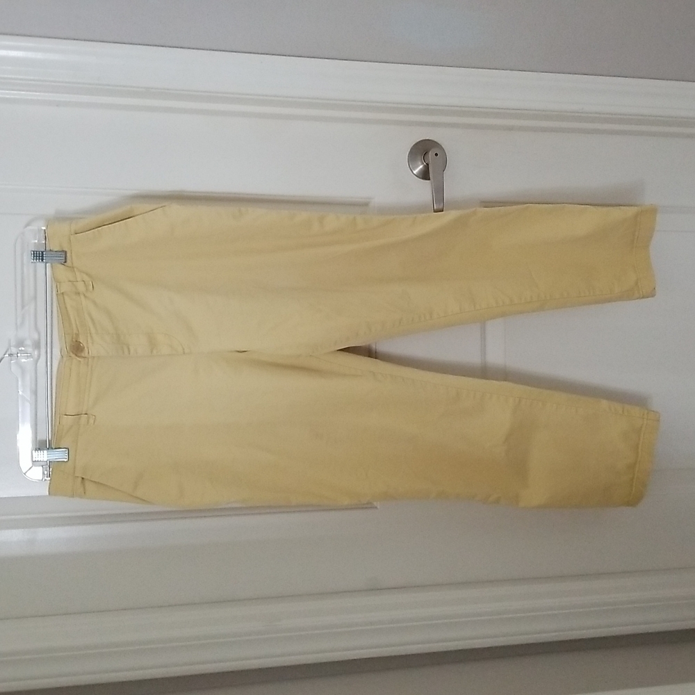 Cotton/Polyester. Casual pants.